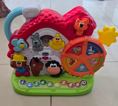 Chicco Interactive Farm Playset - Educational Sound Toy for Toddlers