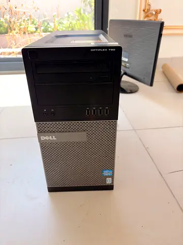 كمبيوتر ماركة dell للبيع