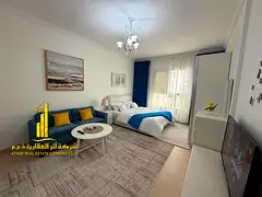 Luxury studio apartment, first occupancy, with a separate kitchen and open view. Fully furnished.