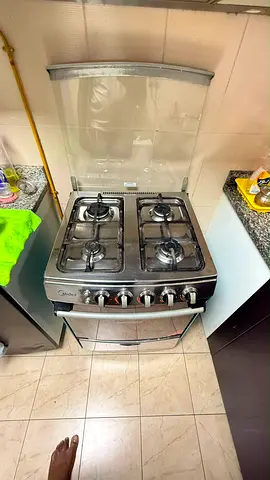Midea 4-Burner Gas Cooker with Oven - Good Working Condition