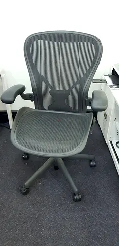 Herman Miller Aeron Classic Chair Size B Fully Adjustable