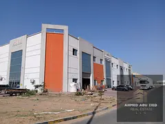 A factory for sale in the Emirate of Umm Al Quwain with large spaces, industrial equipment and offic