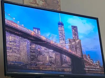 Toshiro 32 inch with mi tv stick