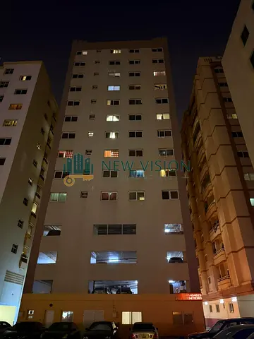 مبنى سكني كامل للبيع في منطقة القاسمية بالشارقة