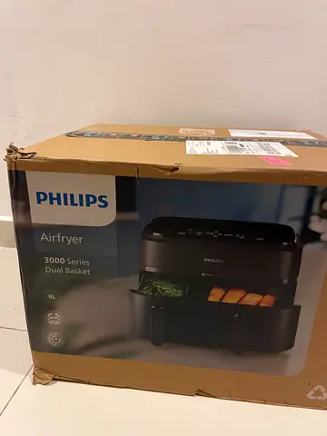Philips Air Fryer 9L two trays - 3000 series in Original Box - Unused.