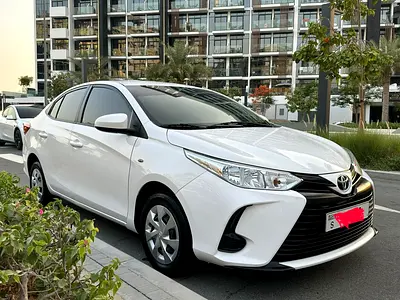 Lady Owner GCC 2022 Low Mileage 3 original Keys