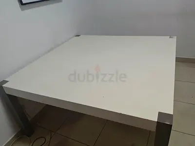 [Urgent Sale] Square White Dining Table - 300 AED - Al Nahda, Sharjah
