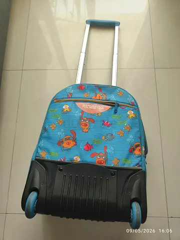 American Tourister School Trolley bag