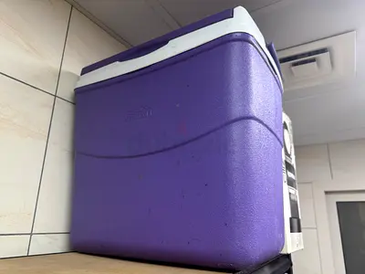 Portable Purple Coleman Cooler / Ice Chest - Good Condition