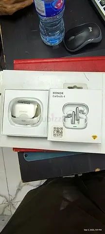 Honor Earbuds 4(white) with original box - lightly used