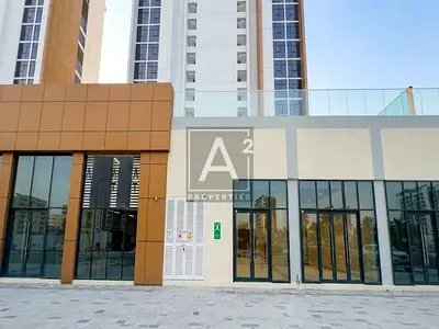 PRIME LOCATION | READY TO MOVE | SPACIOUS RETAIL