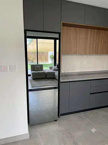 Samsung Bespoke Bottom-Freezer Refrigerator – New Model, Excellent Condition