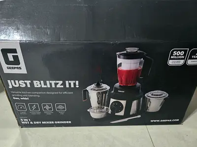 Geepas 5-in-1 Mixer Grinder 1000W with Multiple Jars