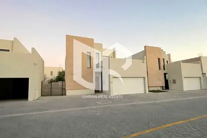 فيلا 4 غرف للبيع في مساكن نسمة – ضاحية السيوح | بدون رسوم خدمات | 2.3 مليون درهم