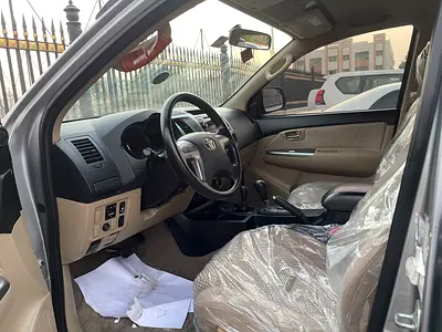 صورة 8 لـ 2015 Toyota FORTUNER