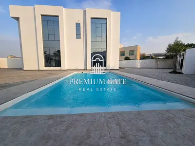 Modern design | 5 Bedrooms | Majlis | Maid | Pool