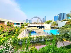 POOL VIEW / FREE MAINTENANCE / WHITE GOODS / VACANT