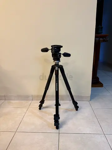 Lightweight adjustable camera tripod with pan head (good condition)