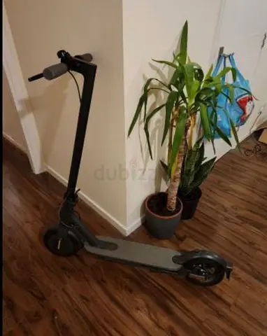 Used electric scooter - foldable commuter scooter in good condition