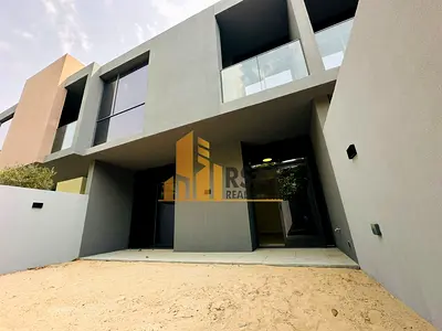 4 Bed Ultra Luxury Villa | Closed Kitchen with Washing machine and Burner