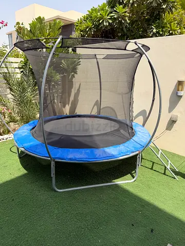 Round outdoor trampoline with safety net - good condition -8ft
