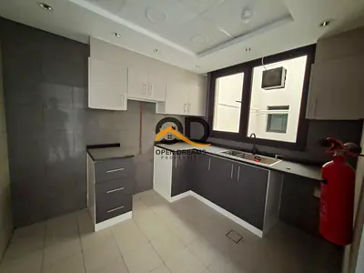 BARAND NEW FAMILY BUILDING 1 BHK 1 WASHROOM WITH BULCONEY( 12 CHAQ PAYMENT ) RENT ONLY 38K PARIM LOCATION AREA