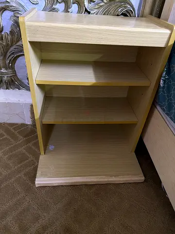 Light wood small bookcase/shelving unit - good condition