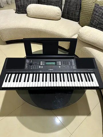 Yamaha electric keyboard