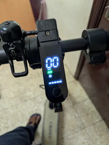 Used crony Electric Scooter — Good Working Condition, Display & Controls Intact