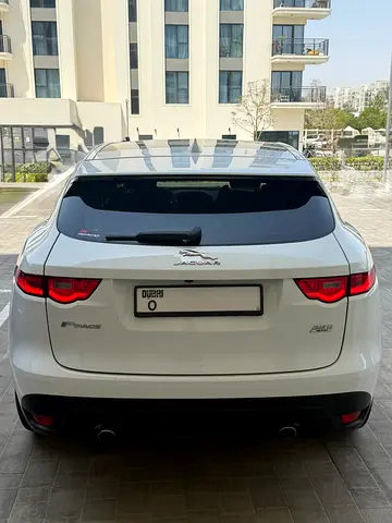 2019 Jaguar F-PACE — фото 2