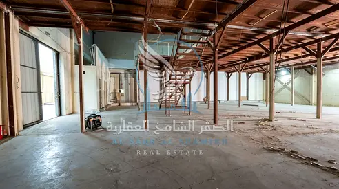 Warehouse in Industrial Area 17, Sharjah | Prime Strategic Location | Wide Access | Spacious Area | Modern Design | Business Offices | Mezzanine | Civ