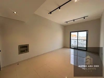 Master bedroom, large living room, first occupancy, one month free, built-in wardrobes, balcony with open view, spacious kitchen, 2 bathrooms, high-en