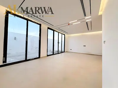 Lavish Design 5 Bedroom's Villa At Prime Location