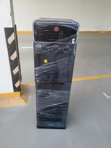 Bottom load water dispenser
