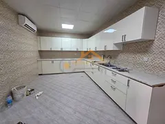 Nice 5 BR villa with Maid, Majlis, Living Hall, Pvt yard - MBZ city