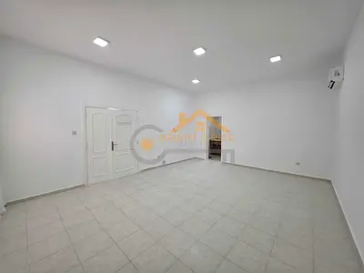 Nice 5 BR villa with Maid, Majlis, Living Hall, Pvt yard - MBZ city