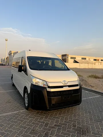 2022 Toyota HIACE — фото 3