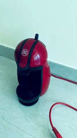 Compact single-serve capsule coffee machine (red) - good working condition