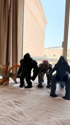 MonsterVerse Godzilla vs Kong Figure Bundle — Godzilla, King Kong, MechaGodzilla & King Ghidorah (4)