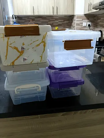 Set of 6 Clear Plastic Storage Boxes with Lids and Handles