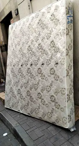 180x200cm King size mattress. All times delivery available