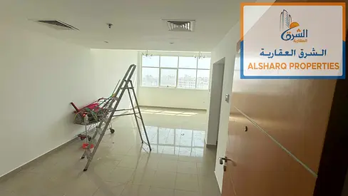 زجاج بانوراما ومساحة كبيرة بـ 2 حمام وتكييف مركزي | الجرف 2 بجوار دلتا سنتر مباشرة وقرب مخرج دبي والشارقة