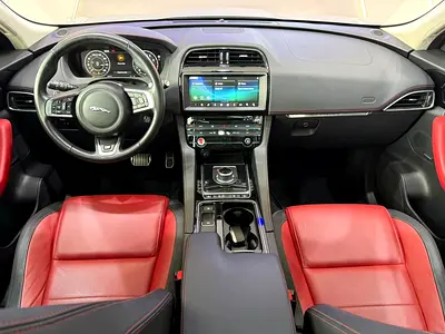 صورة مصغرة 12 لـ 2019 Jaguar F-PACE