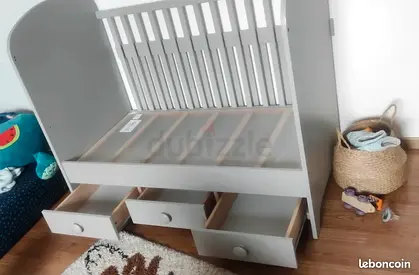 Baby bed with mattress