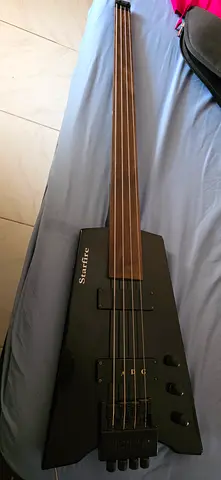Steinberger-style 5-string Headless Electric Bass - Fretless, Black