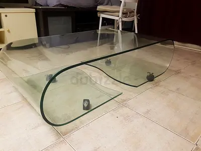 Curved Glass Coffee Table - Modern Wave Design