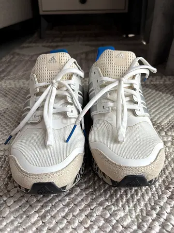 White athletic sneakers, lightly used, size us 8 adidas