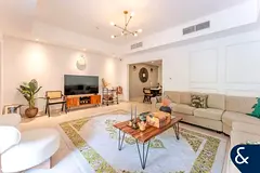 Vacant | 2 living areas | Huge - 4800 BUA