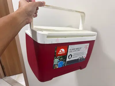 Igloo Island Breeze Small Cooler Box - Portable Ice Chest