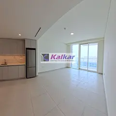 Vacant / Brand new / Community and sea view